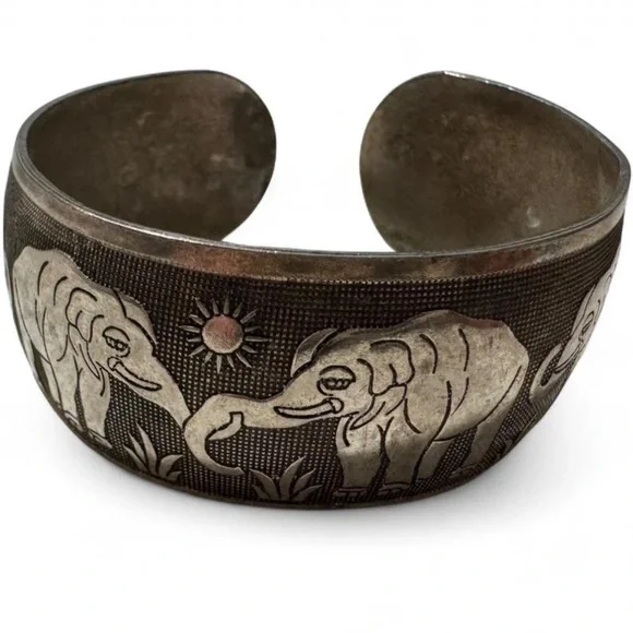 Vintage Elephant Engraved Metal Cuff Bracelet - Picture 1 of 3